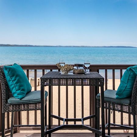 New Listing Beach Bliss 211! Stunning Bay View Траверс-Сити Экстерьер фото