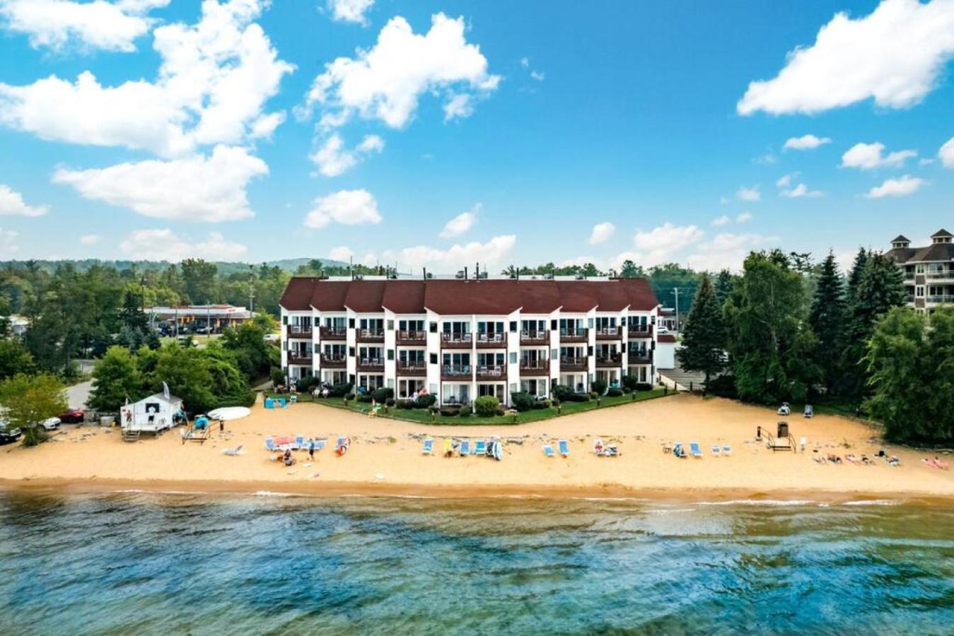 New Listing Beach Bliss 211! Stunning Bay View Траверс-Сити Экстерьер фото